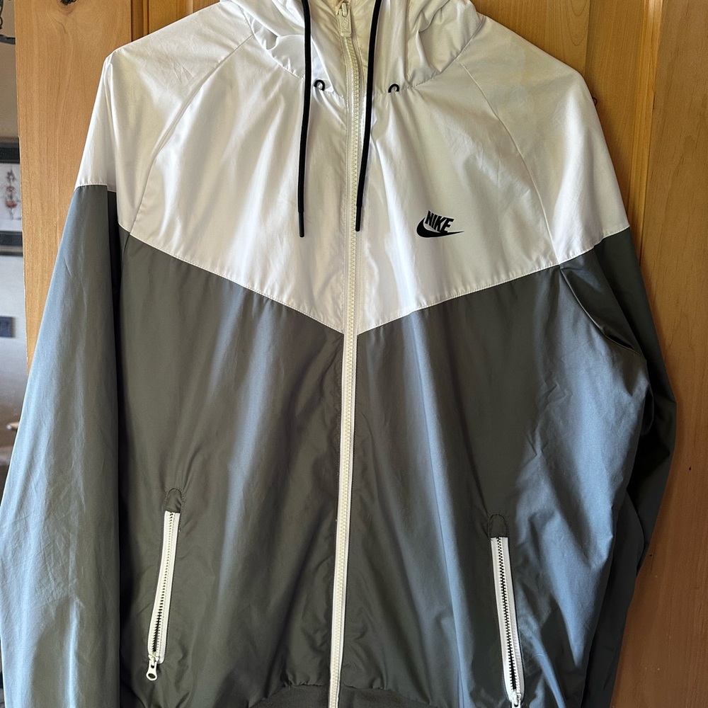Nike Men’s Two-Tone Hooded Windbreaker in White and Gray